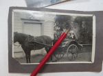 Herrasväen huviajelu -valokuva / photograph