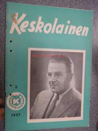 Keskolainen 1957 nr 2, Kesko Oy:n henkilökunnan lehti. sis. mm. seur. artikkelit / kuvat; Vuorineuvos E.J.Railo eläkkeelle, Väinö Eloranta muistelee, Veikko