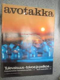 Avotakka 1969 nr 7 sis. mm. seur. artikkelit / kuvat / mainokset; Tulevaisuuden asuminen, Pohjoismainen huonekalunäyttely, Lomakoti ja sen rakentaminen,