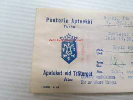 Puutorin Apteekki, Turku, 11.12.1964 Apoteket vid Trätorget -apteekkisignatuuri / lääkepussi