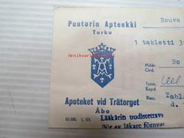 Puutorin Apteekki, Turku, 1.8.1963 Apoteket vid Trätorget -apteekkisignatuuri / lääkepussi