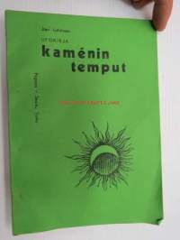 Kamenin temput - Ufokirja, kertoo kahdesta suomalaisesta kontaktihenkilöstä - Pekka Siitoin -tuotantoa - Teos sisältää kirjaluettelon, jossa Siitoinin ja