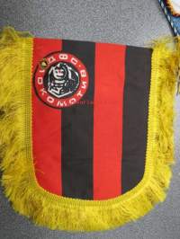 DFC Lokomotiv -urheiluviiri + rintamerkki