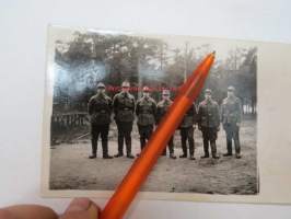7 sotilas-veljestä -valokuva