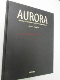 Aurora revontulien taivaallinen näytelmä / Aurora Borealis