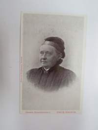 Emelie Bergbom - Suomen Kansallisteatteri - Minervan Kirjakauppa / Helsinki -postikortti / postcard