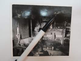 Sepän paja II (Kamera-aitta 1938 nimi ja vuosiluku leimattu kuvan taakse) -valokuva / photograph, blacksmith´s workshop