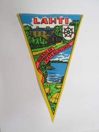 Lahti - Mukkulan matkailukeskus -matkamuistoviiri / souvenier pennant