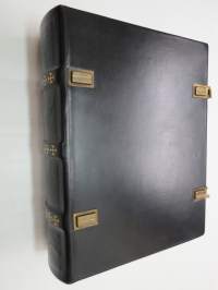 Kodin raamattu 1960, kokonahkainen, metallisoljin, suku- ja perhetietosivut käytetty, toinen solki puuttuu -Bible