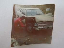 Ford Cortina EY-478 - kolari v. 1975 -valokuva / photograph