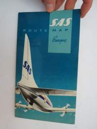 SAS Route map Europe -lentoyhtiön reittikartta, takakannen kotelossa 2 postikorttia / airline route map with 2 postcards