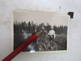 Pyörä-pojat -valokuva / photograph
