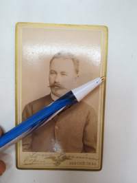 Paavo Vanninen, Фотография Борель, Невский 54, С. Петерсбургь - Atelier Borel -visiittikorttivalokuva, visitcard photo, cdv