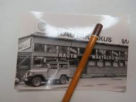 Rautakeskus - Maatalous SOK / Toyota -valokuva / photograph