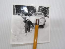 Volkswagen - talvikupla 1963 -valokuva / photograph