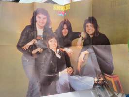 Smokie Help-lehden keskiaukeamajuliste / magazine centerfold poster