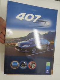 Peugeot 407 2004 -pressikansio, malliston esittelykansio -press kit