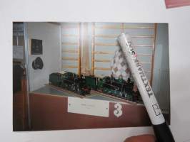 Pienoismalliveturi -valokuva / photograph, model locomotive