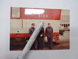 Veturimiehet -valokuva / photograph, locomotive drivers