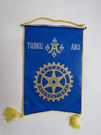 Rotary International - Turku / Åbo -pöytälippu / viiri - pennant