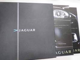 Jaguar XKR + XK + XFR + XF 2010 Model Year -esittelykirjat / presentation books
