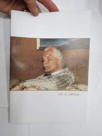 Lasi ja Lampisuo - Kuva- ja lasitaiteilija Antti Lampisuon (1926-2017) lasiteoksia esitelleen näyttelyn luettelo vuodelta 2003