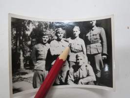 Poppoo 1944 -valokuva / photograph