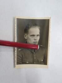 Leuka-Lasse II - Imatran Valokuvaamo H. Sundholm, Imatra - valokuvausliikkeen arkistoa sota-ajalta / 1940-luvulta-valokuva / photograph