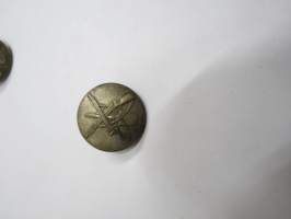 Sotilaspuvun nappi, valmistanut C.C. Sporrong & Co, Stockholm / military uniform button