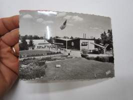 St. Eriksmässan, Stockholm 1956 - United States Pavilion - St. Erik´s Fair / John D. Average family life in USA -valokuva / photograph