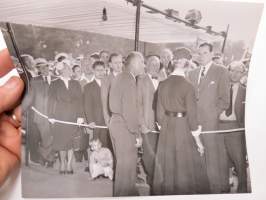 St. Eriksmässan, Stockholm 1956 - United States Pavilion - St. Erik´s Fair / John D. Average family life in USA -valokuva / photograph