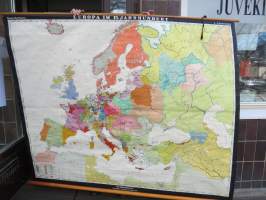 Europa  im 15. Jahrhundert - Eurooppa 15. vuosisadalla, Herman Haack, 1956 - seinäkartta / koulukartta