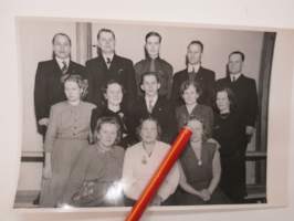 SKP Puoluekoulu / toimitsijakoulu oppilaita, Helsinki, kevät 1950? -valokuva / photograph
