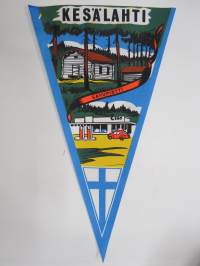 Kesälahti - Savupirtti - Esso -matkailuviiri / souvenier pennant