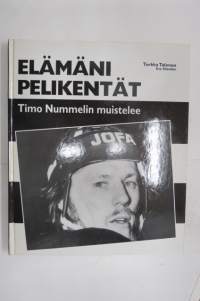 Elämäni pelikentät - Timo Nummelin muistelee, nimikirjoitus nimiölehdellä
