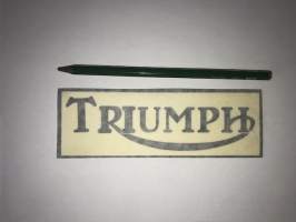 Triumph (musta) -tarra