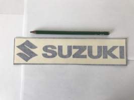 Suzuki (sininen) -tarra