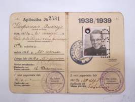 Antti Karppinen (myöh. diplomaatti), Applieciba nr 2581 - 1938-39, riikalaisen lukion? opiskelijakortti