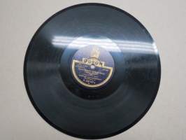 Odeon A 228108 a Allan & C:o Suomalaisia jyskypolkkia / Meidän kylän masurkka - savikiekkoäänilevy / 78 rpm record