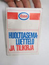 Esso huoltoasemaluettelo ja tilikirja 1.1.1971