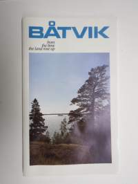 Båtvik from the time the land rose up -englanninkielinen esite Båtvikin alueen historiasta ja nykypäivästä tehtaineen