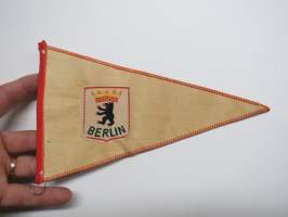 Berlin - Deutschland (Saksa) -pennant - souvenier / matkailuviiri
