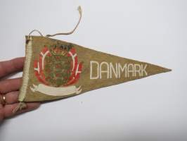 Danmark (Denmark, Tanska) -pennant - souvenier / matkailuviiri