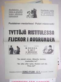 Tyttöjä ristitulessa - Flickor i avgrunden, M. Bogda, N. Mey, A. Brodzisz, K. Junosza-Steponsky -elokuvajuliste / movie poster