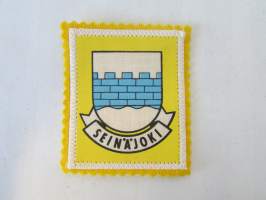 Seinäjoki -kangasmerkki / matkailumerkki / hihamerkki / badge -pohjaväri keltainen