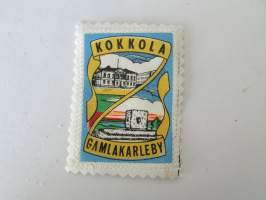 Kokkola - Gamlakarleby -Urheilutalo -kangasmerkki / matkailumerkki / hihamerkki / badge -pohjaväri valkoinen