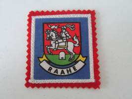 Raahe -kangasmerkki / matkailumerkki / hihamerkki / badge -pohjaväri punainen