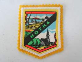 Kotka -kangasmerkki / matkailumerkki / hihamerkki / badge -pohjaväri keltainen