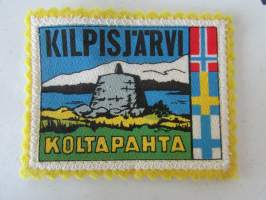 Kilpisjärvi -Koltapahta -kangasmerkki / matkailumerkki / hihamerkki / badge -pohjaväri keltainen