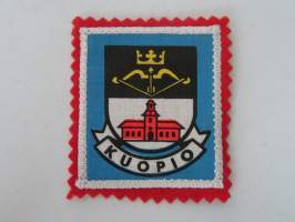 Kuopio -kangasmerkki / matkailumerkki / hihamerkki / badge -pohjaväri punainen